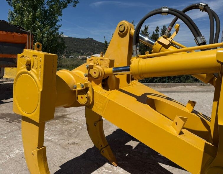 KOMATSU D155 AX-7 ***BRAND NEW***